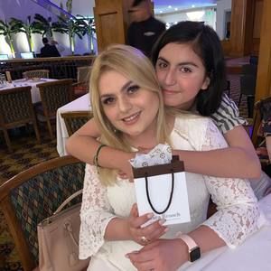 Meet your Posher, Cynthia